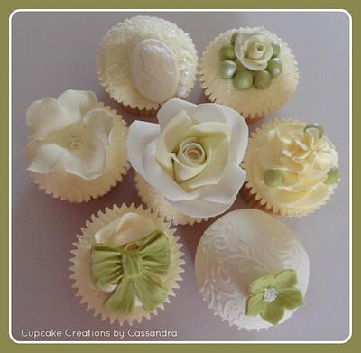 Vintage inspired cupcake collections - Cake by Cupcakecreations