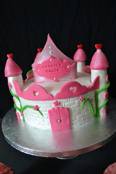 Castle's Princess so Girly - Cake by Sofia