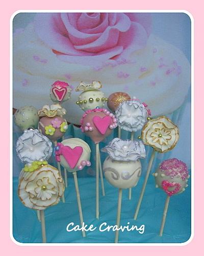 Flowers and kisses cake pops - Cake by Hayley