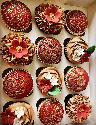 Cupcakes - Cake by Lorraine Yarnold