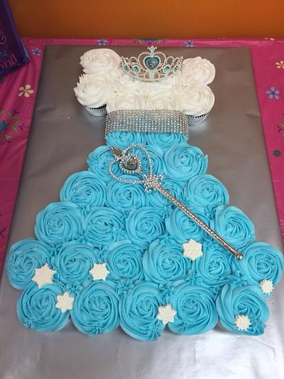 Princess Elsa  - Cake by CupcakeDiva
