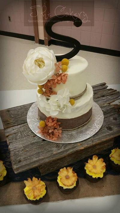 Rustic Burlap wedding cake - Cake by The Cakery 