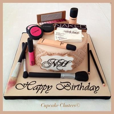 Makeup cake - Cake by Cupcakeckusters