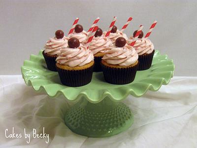 Strawberry Malt Cupcakes - Cake by Becky Pendergraft