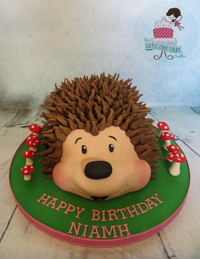 Niamh the Hedgehog - Cake by Little Cake Fairy Dublin