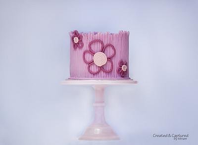 Pink Rolled Cake - Cake by Miriam