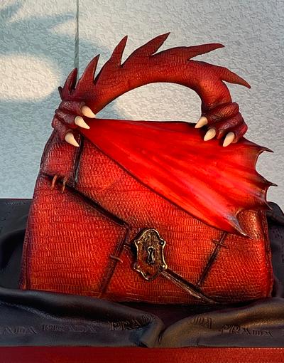 Dragon purse - Cake by Andrea