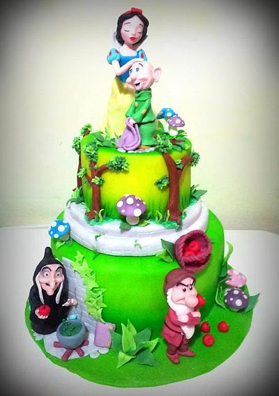 Snow White, the witch and the dwarfs - Cake by giada