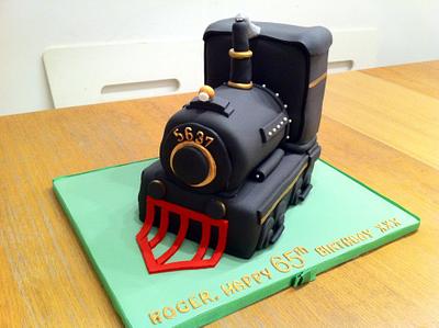 large steam train - Cake by sasha