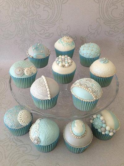 Vintage Pearl cupcakes - Cake by CakeyBakey Boutique