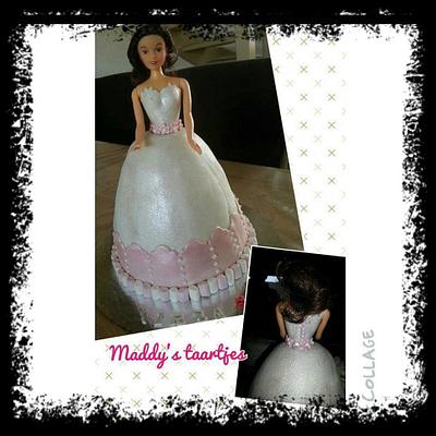 Barbie Cake - Cake by maddy van pelt