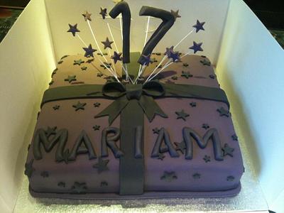 Birthday Present Cake - Cake by Louise