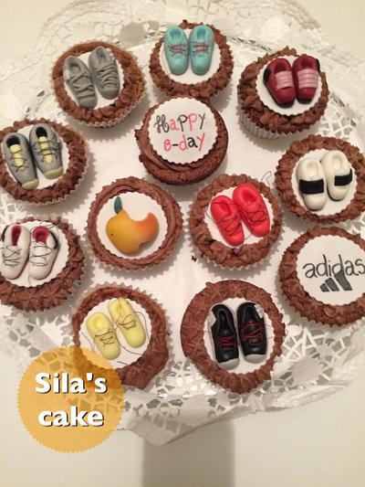Mini shoe cup cake  - Cake by Assiléia Lucas. /  Sila's Cake 