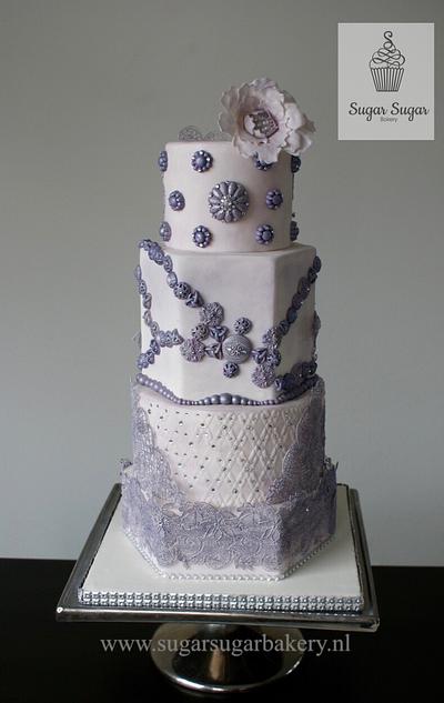 Fashion inspired - Cake by Sugar Sugar Bakery