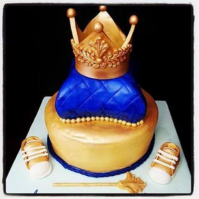 Royalty Cake - Cake by Two Sisters And A Cake