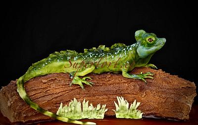 Green lizard chameleon on the wood - Cake by Olga Danilova
