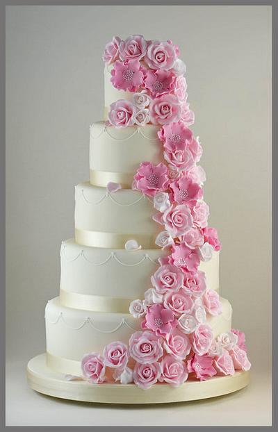 Spring Wedding Cake - Cake by Sandra Monger