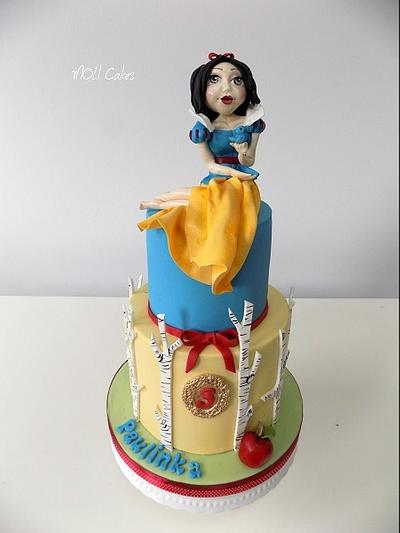 Snow White  - Cake by MOLI Cakes