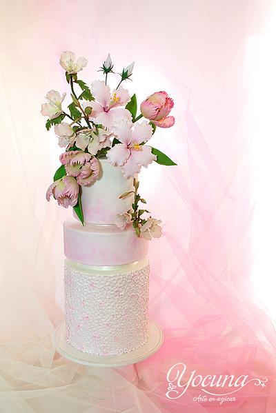 Romantic wedding cake. Collaboration Pasteles de Ensueño magazine - Cake by Yolanda Cueto - Yocuna Floral Artist