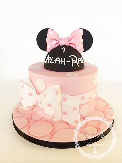 Minnie Mouse Cake - Cake by Laura Davis