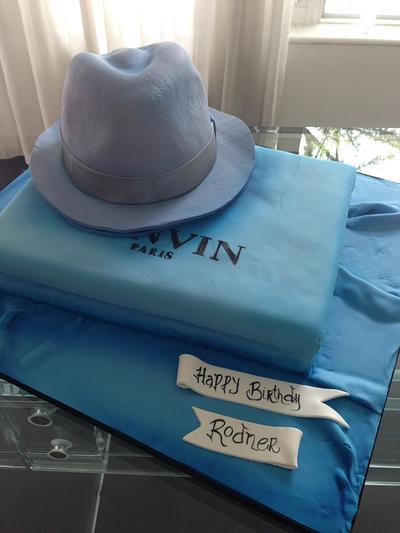Hat and box - Cake by Paola Cake Atelier