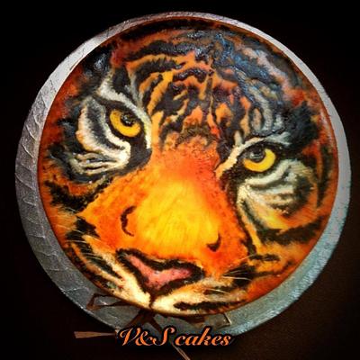 Hand painted tiger cake  - Cake by V&S cakes