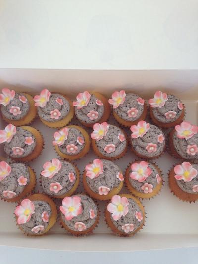 Mini cupcakes!!!! - Cake by priscilla-patisserie