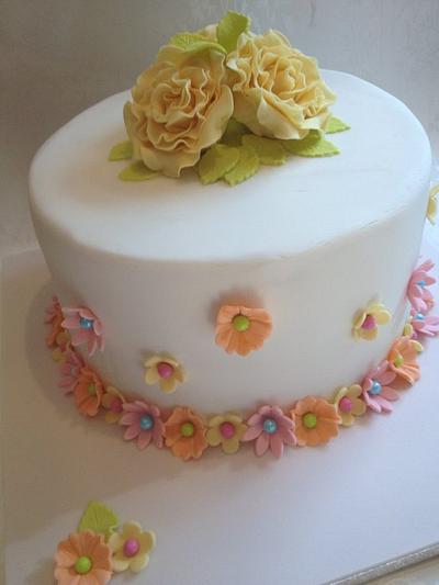 Pretty roses and flowers - Cake by Isabelle