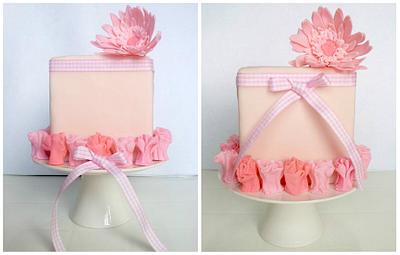 Simply... Pink... - Cake by miettes