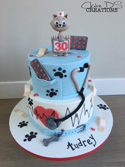 Veterinarian with cat - Cake by Claire DS CREATIONS