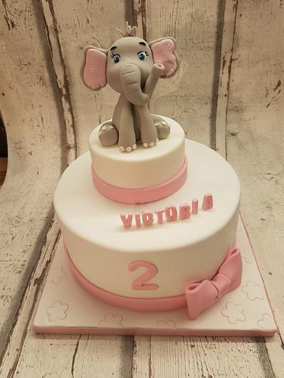 Little Elephant  - Cake by Indira's Sugarcakes