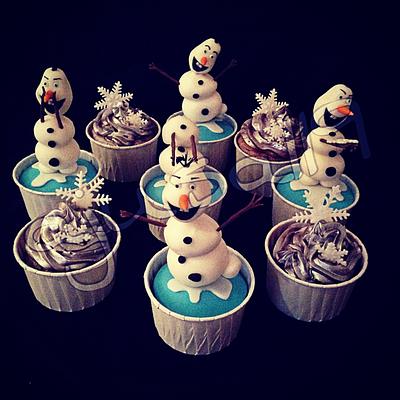 Cupcakes with Olaf - Cake by ajusa119
