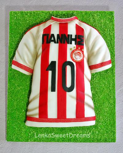T shirt football player cake. - Cake by LenkaSweetDreams