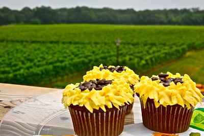 Sunflower cupcakes - Cake by Marney White