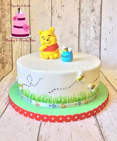 Winnie the pooh - Cake by Cupcakes la louche wedding & novelty cakes