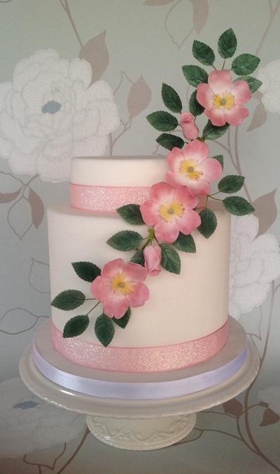 Wild Roses - Cake by Evelynscakeboutique