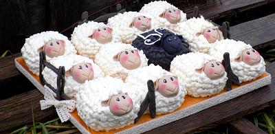 sheep cake - Cake by La Belle Pâtissière