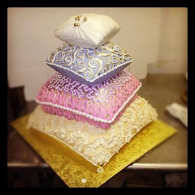 wedding pillows  - Cake by Svetlana 