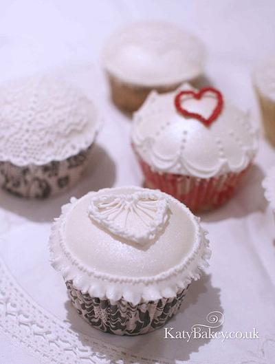 Cake Lace and royal icing cupcakes - Cake by Katy Davies
