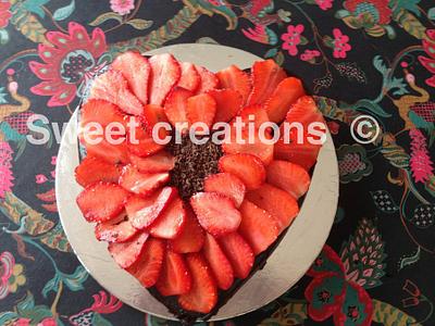 Strawberry hearts  - Cake by Ifrah