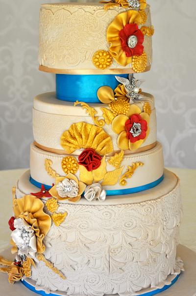 Gold Wedding Cake - Cake by Laura Templeton