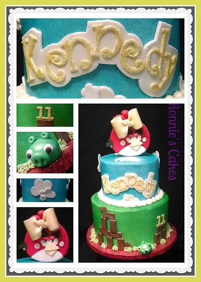 Angry Birds - Cake by Rosalynne Rogers