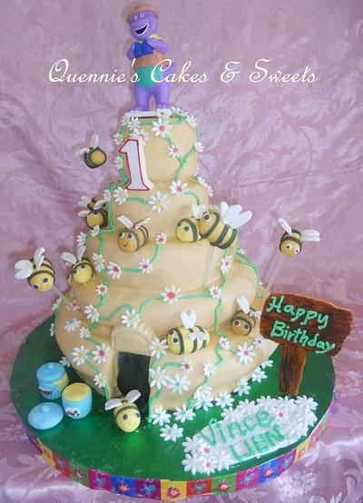 Bumble Bees & Barney - Cake by quennie