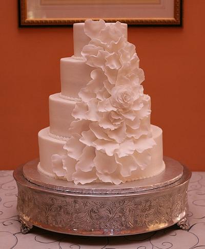 Expanding rose wedding cake - Cake by Kitti Lightfoot