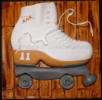 Artistic roller skate - Cake by Sonhos & Guloseimas - Cake Design