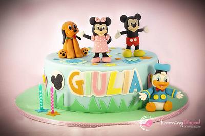 Minnie Mouse and Friends - Cake by HummingBread