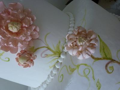 Peachy wedding - Cake by Roseann