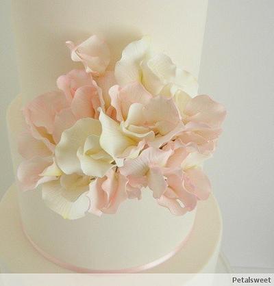 Pink and White Sweet Peas - Cake by Petalsweet