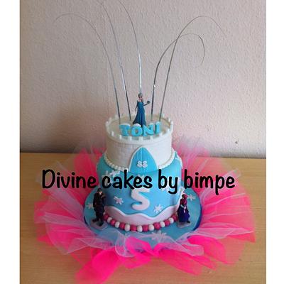 Frozen castle cake - Cake by Divine cakes by Bimpe 