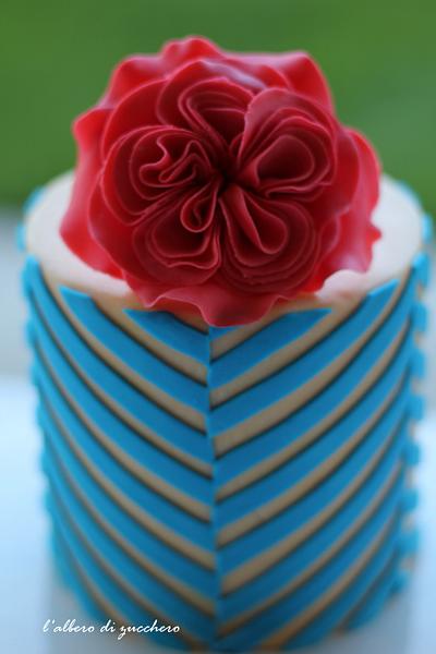 Symmetries and flowers - Cake by L'albero di zucchero